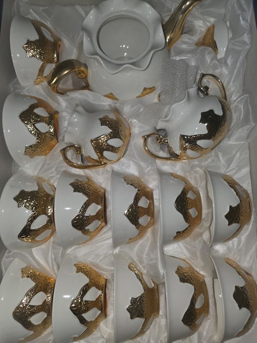 Продам чайный сервиз на 12 персон