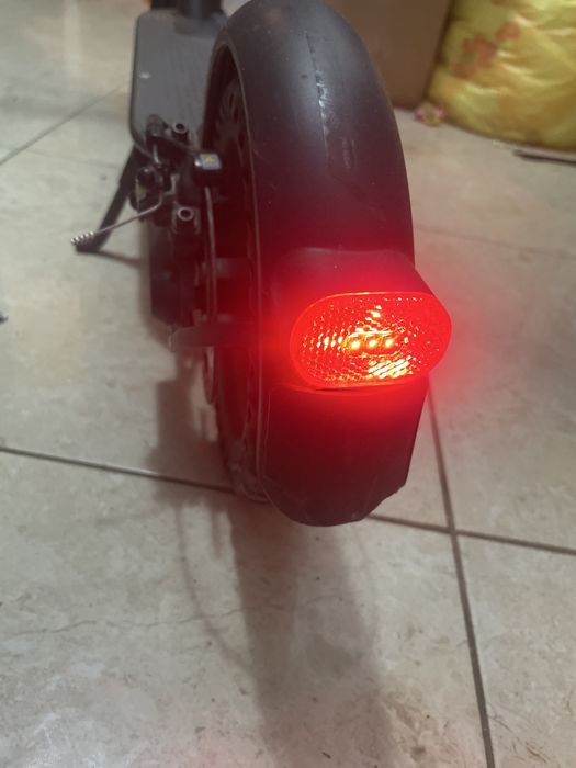 Trotineta electrica xiaomi m365 nu are nici 6 luni