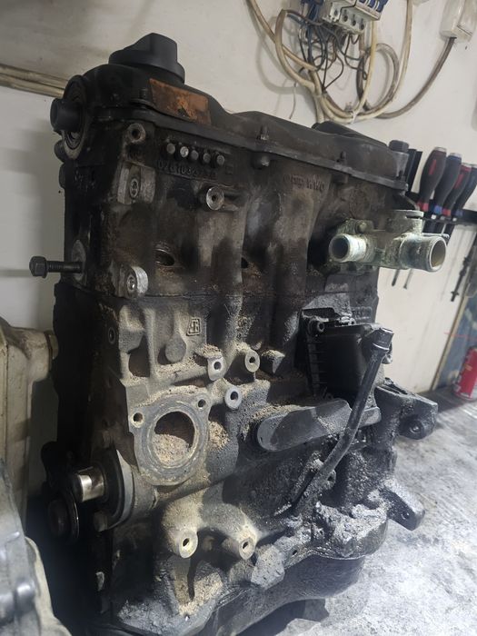 Фольксваген  , двигатель объем 1.8