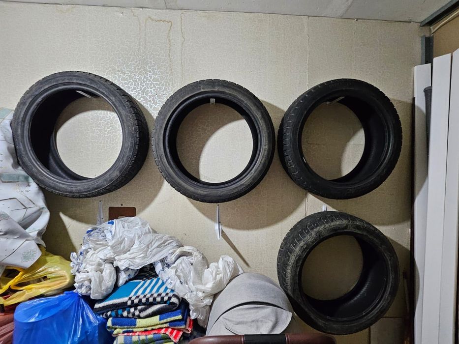 Продам зимние шины срочно