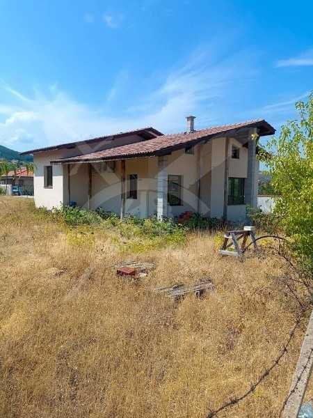 Продава се Къща в с. Марково, Област Пловдив - 202 кв.м за 1392 €/кв.м - Снимка #1