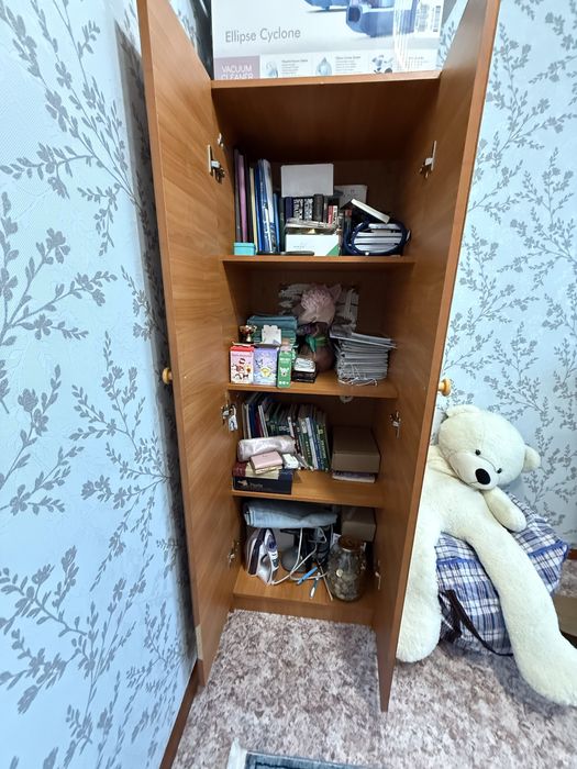 Продается Шкаф книжный