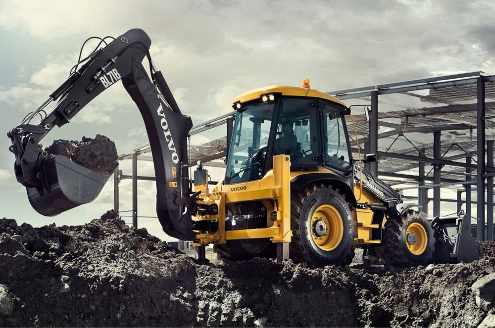 Экскаватор-погрузчик VOLVO BL71 в аренду