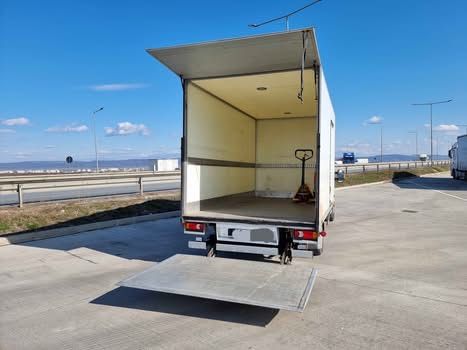 Transport marfa duba cu lift