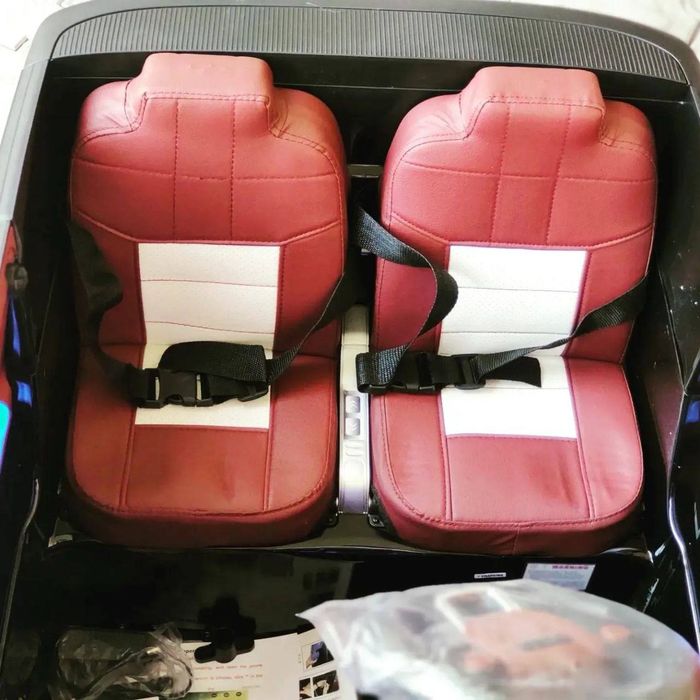 Большая и красивая детская машина Renj 4x4 электромобиль с пультом EVA