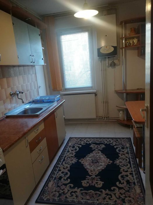 inchiriez apartament doua camere