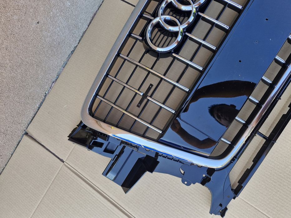 Grila centrala Audi Q5 Noua  2008-2012