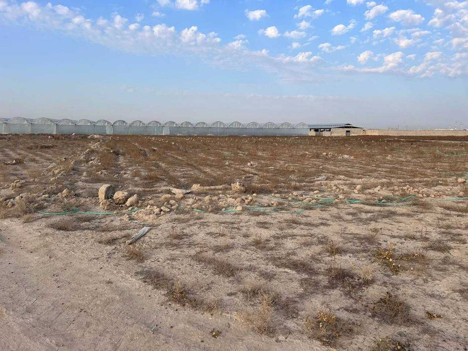 Навои вилояти, Кармана туман, аэропортдан 1.25 гектар ер сотилади.