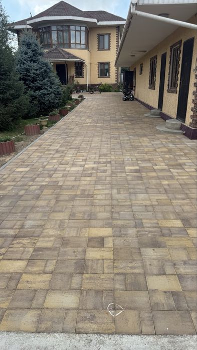 Брусчатка Ланд Хаус