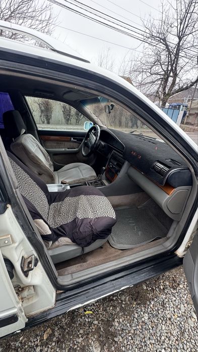 Audi 100, 1992 г.в., универсал, 2.6 л, белый