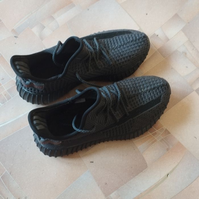 Продам кроссовки