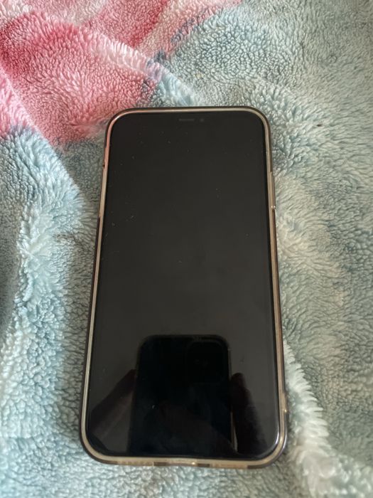Vând iphone 11 nu are defecte deloc