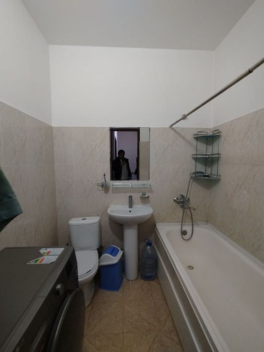 Sotiladi srochni 1 xona