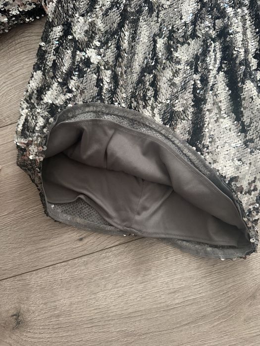 Bluza Bershka cu paiete argintii de ocazie