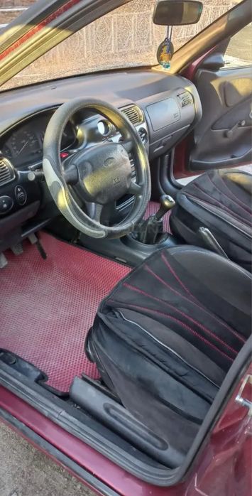 Продам автомобиль форд ескорт