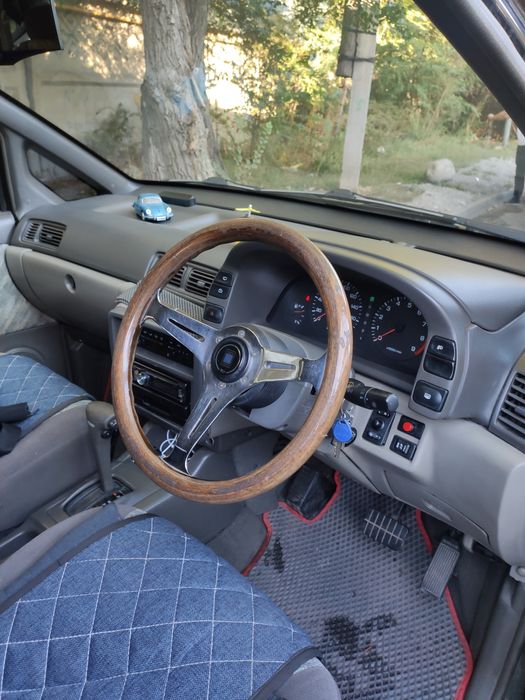 Ниссан Прерия 1997 г.в.