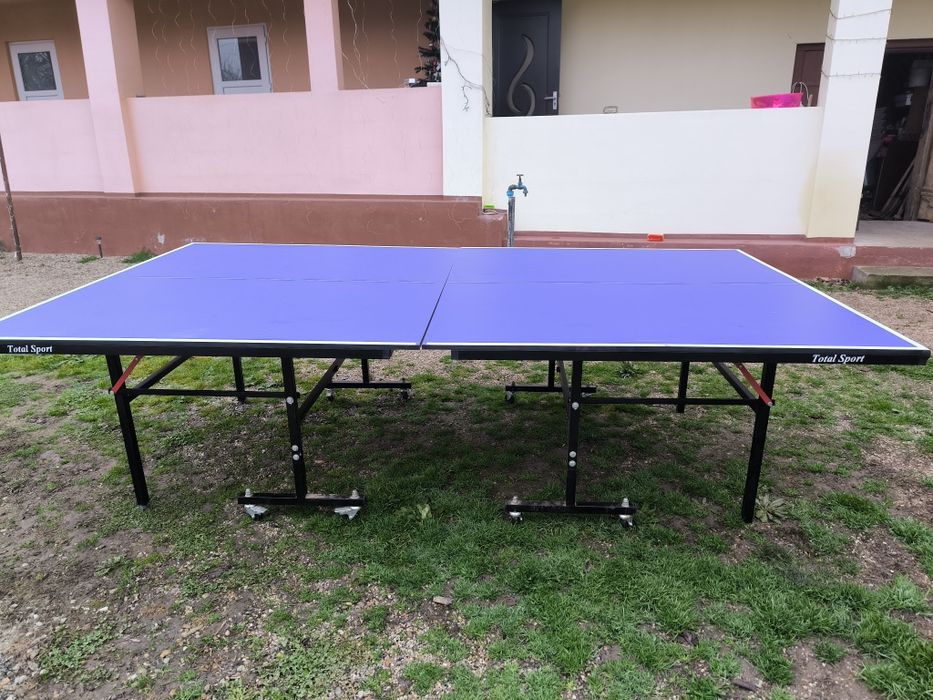 Vând masă de tenis