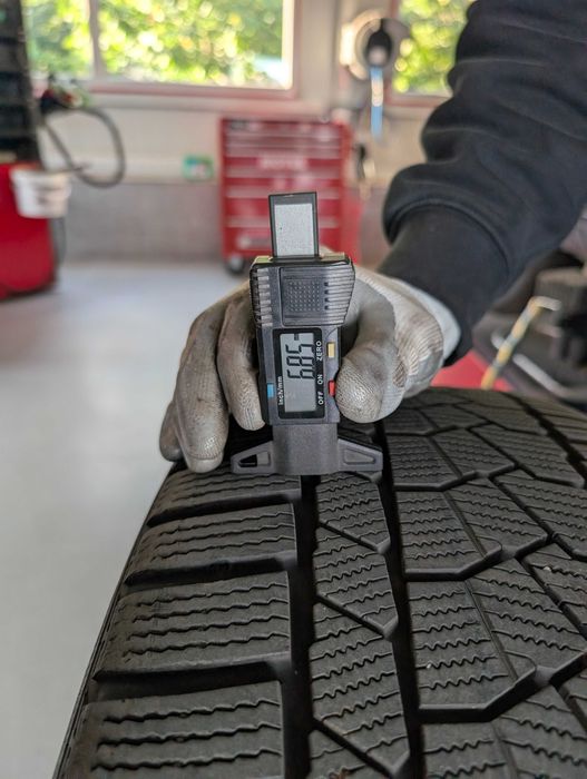 Set 4 Cauciucuri Iarnă CONTINENTAL 265/35 R22 (2x DOT 2025 + 2x DOT 2020/2021)
