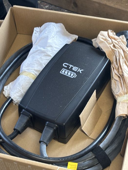 Vand incarcator ctek pentru masina electrica