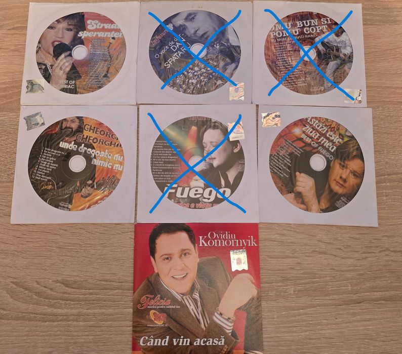 CD-uri cu muzică populară și ușoară românească
