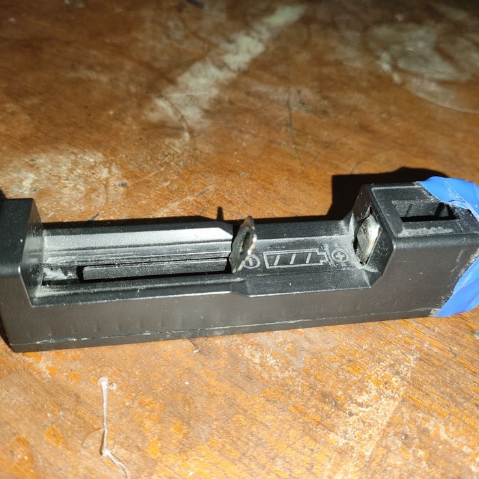 Продам ручной фонарик.