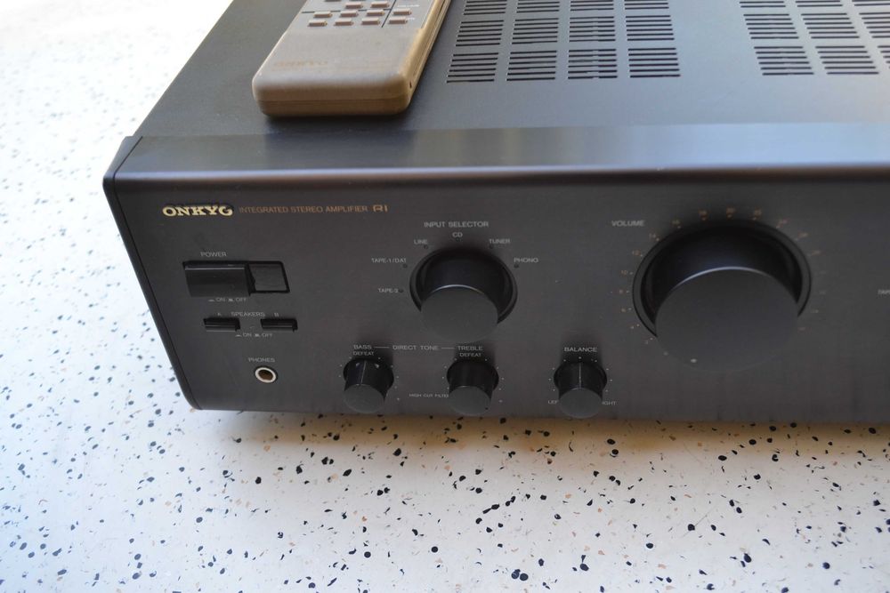 Amplificator Onkyo A 8051 cu Telecomanda