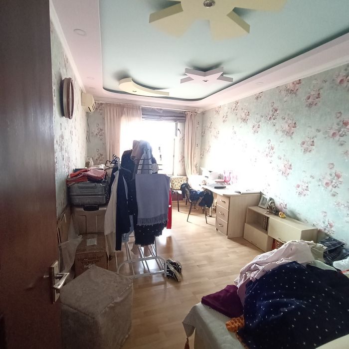 Центр города Ойбек метро  4 комнатная 185м2