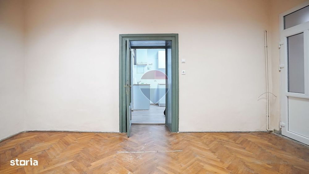 Apartament De Vanzare 2 Camere 65 Mp | La Casa Cu Pivnita Si Curte |
