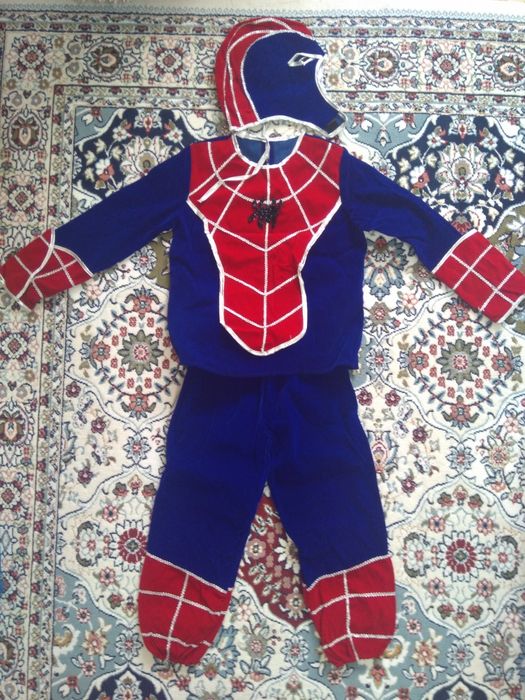 Продам новогодние костюмы