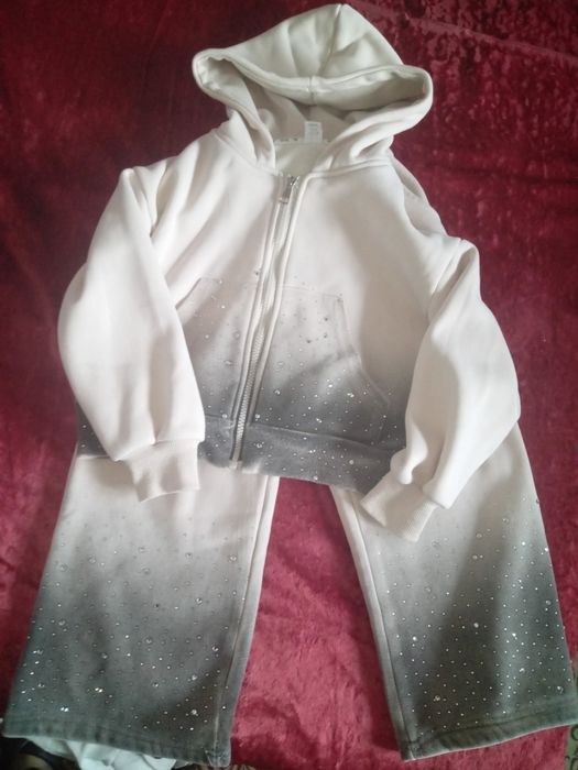 Теплый костюм для девочки