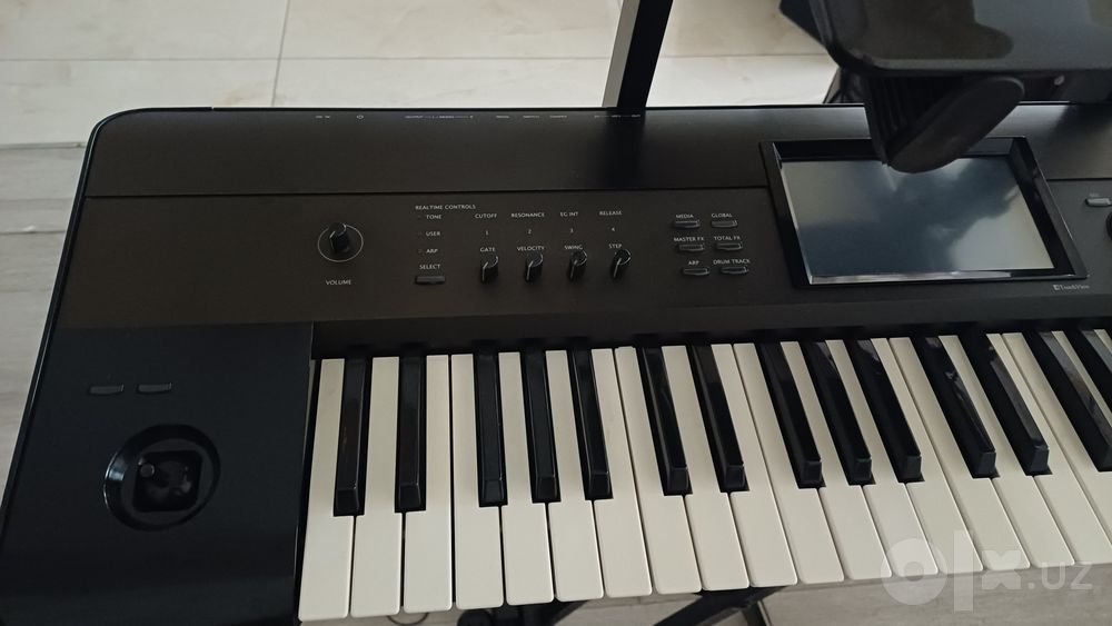 Korg Krome Ideal xolatda
Qo'shimcha: Pedali chexol bor
H