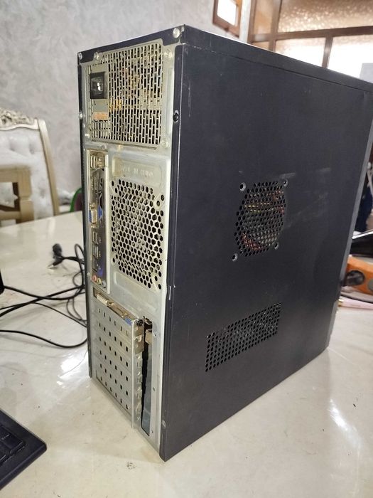 Office va o'yin uchun tayyor komplekt