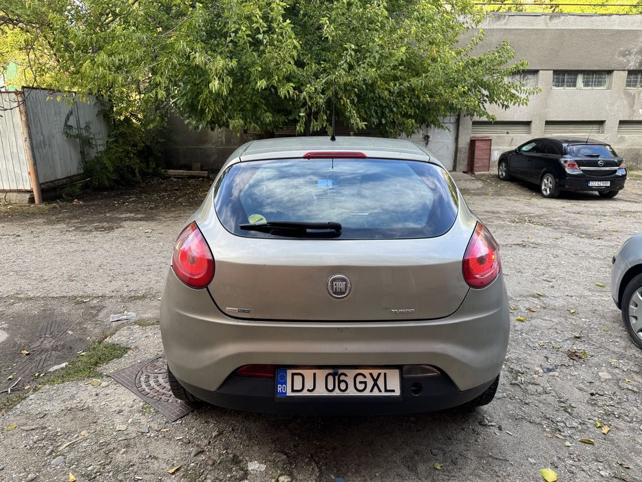 Vând Fiat Bravo II 1.9 JTD luna 12 2007