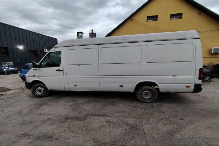 Far dreapta Volkswagen VW LT35 2000 2.5 TDi MT (109 hp)