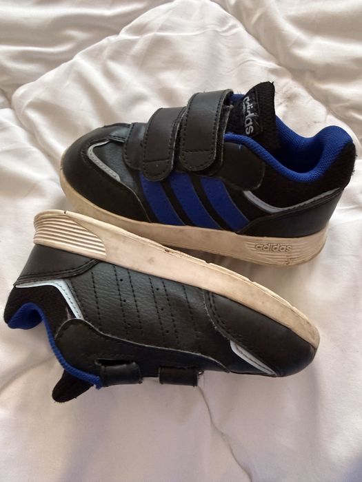 Детски маратонки Adidas и дрехи