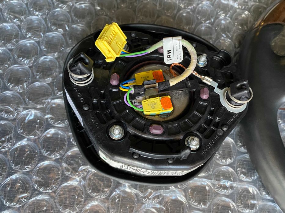 Оригинален волан С ПОДГРЯВАНЕ и ВИБРАЦИЯ за Mercedes W222