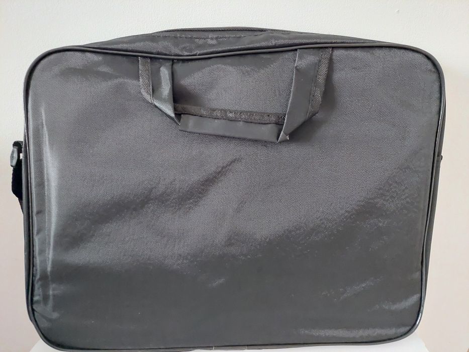 Geantă laptop nouă
