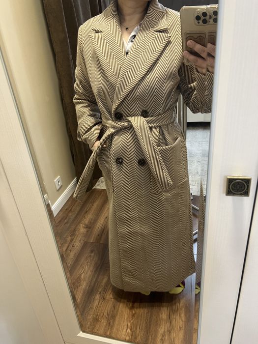 Продам пальто, платья, костюм