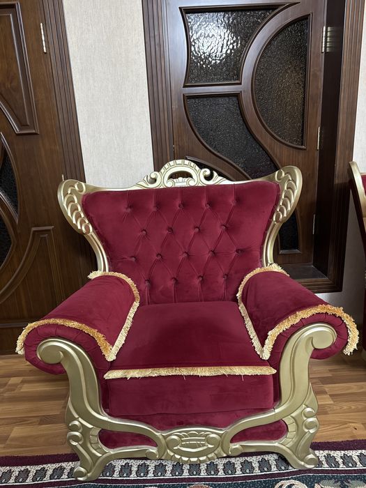 Mehmonxona uchun divan kreslo komplekt