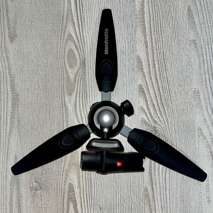 Компактный штатив Manfrotto Pixi 2