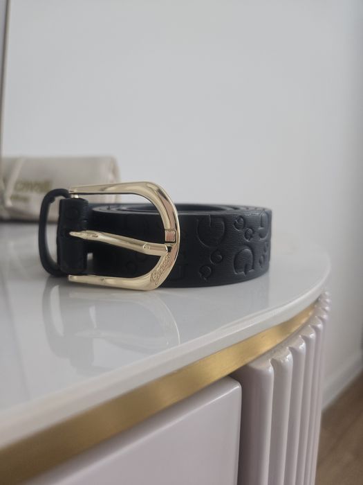 Оригинален черен колан Guess със злато