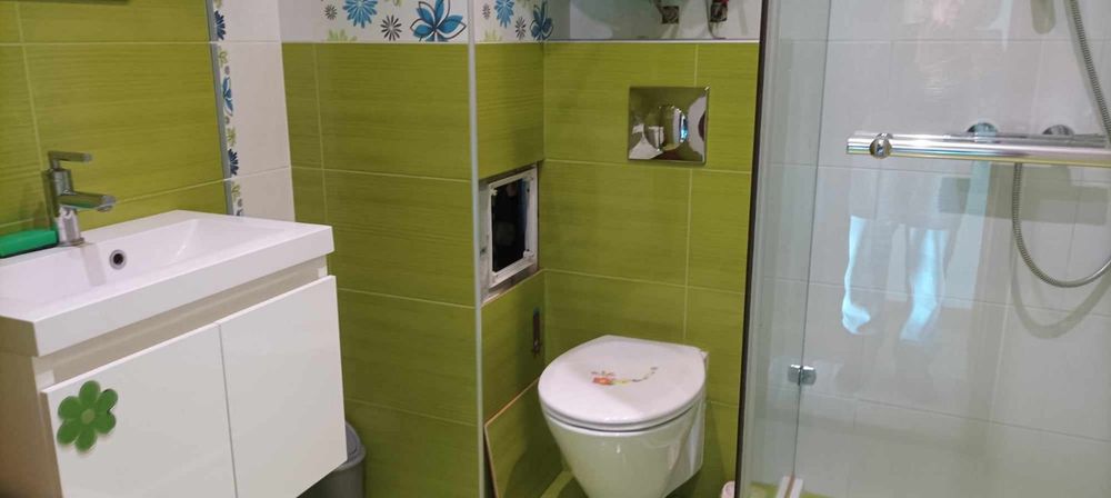 Дава се под наем Етаж от къща в к.к. Св.Св. Константин и Елена - 80 кв.м за 433.5 € - Снимка #3