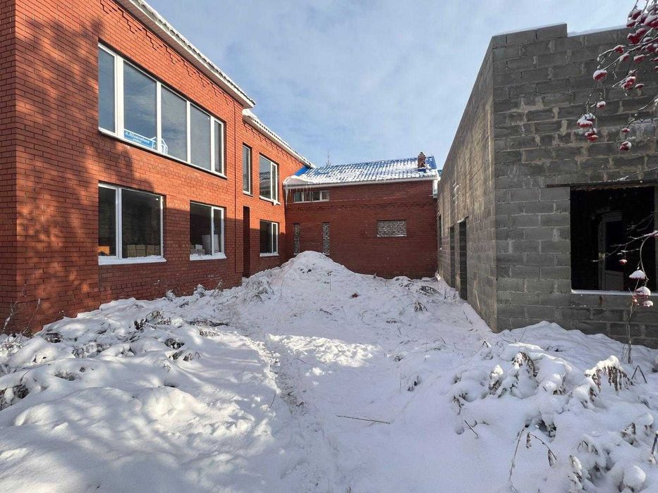 Дом 1000кв.м   (здание ДетСада)  100 млн