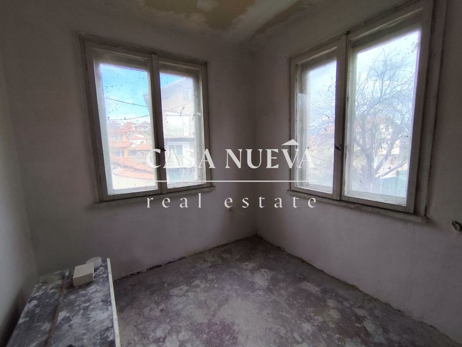 Къща в гр.Перник, Център