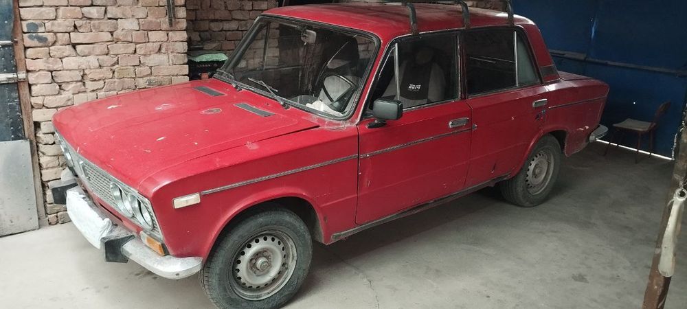 Продаеться машина жигули 03