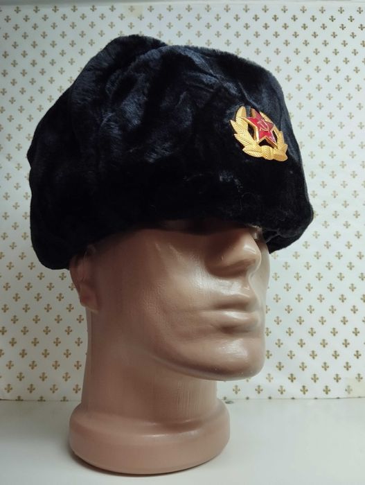 Мъжка руска шапка, черен цвят.