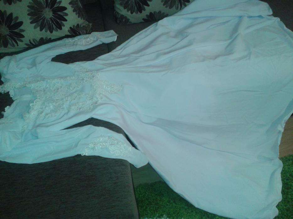 rochie mireasa model frumos