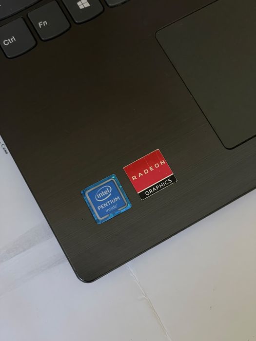 4 ядерный ноутбук с SSD диском ( шустрый)