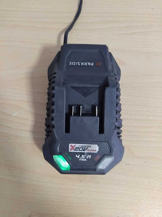 Комплект 3 батерии Parkside 20V 2Ah + зарядно PLG 20 C3