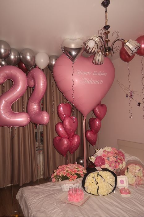 Продам гигант шар и связку сердечки